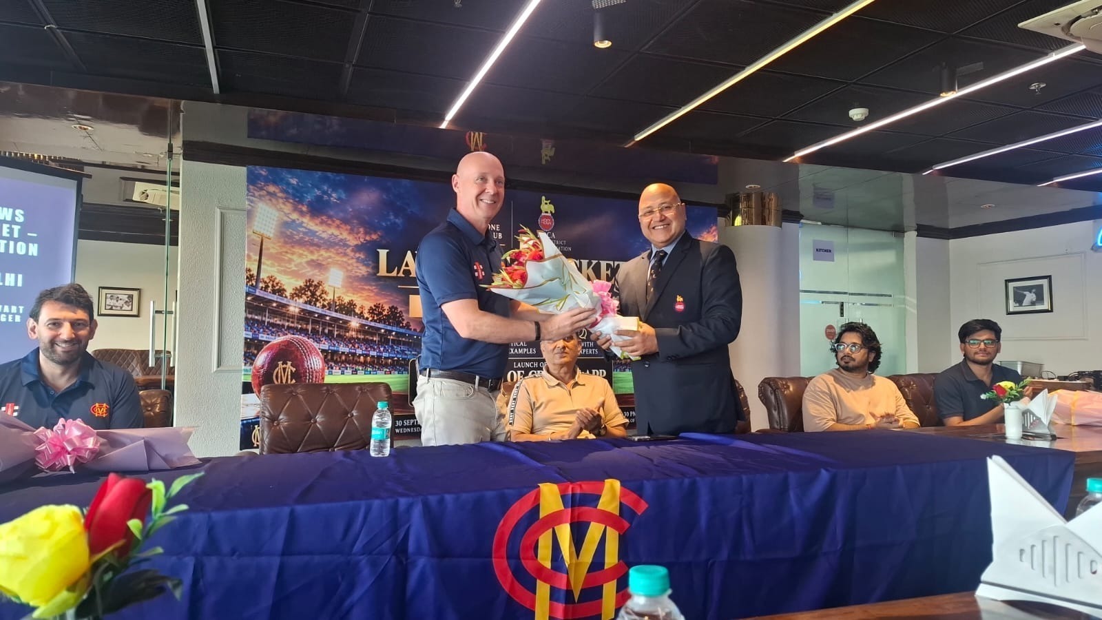 DDCA ने अंपायरों के लिए आयोजित की MCC कार्यशाला दिल्ली में MCC ने अंपायरों को नए नियमों की बारीकियां समझाईं, हिंदी समेत कई